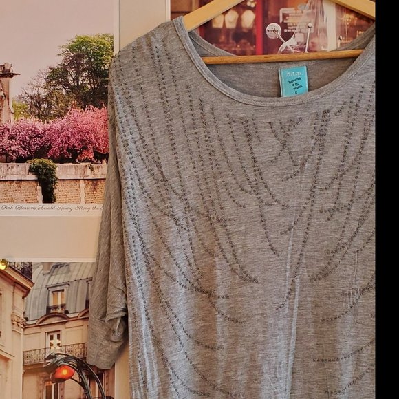 h.i.p. Gray Dolman Sleeve Shirt w/Dotted Detailing - Picture 3 of 7